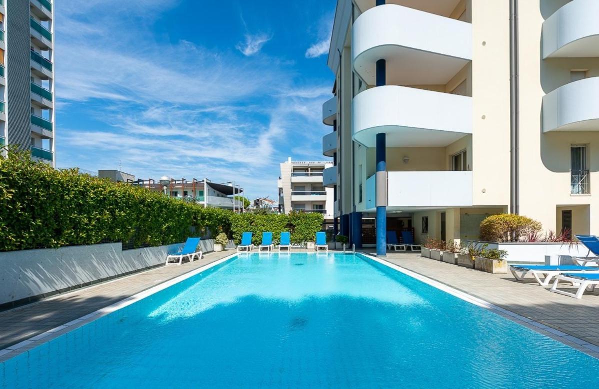 Green Holiday Wohnung Mit Schwimmbad Bibione Exterior foto