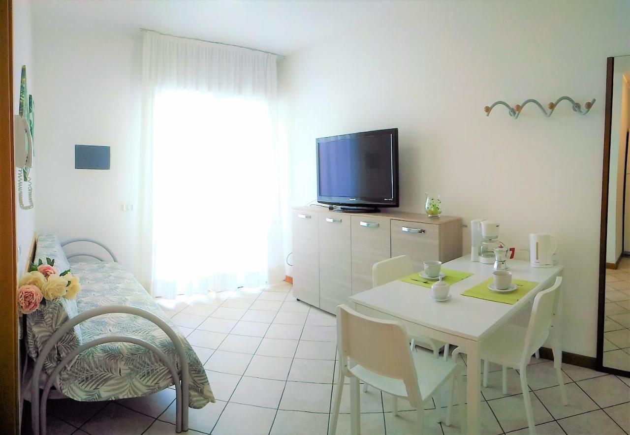 Green Holiday Wohnung Mit Schwimmbad Bibione Exterior foto