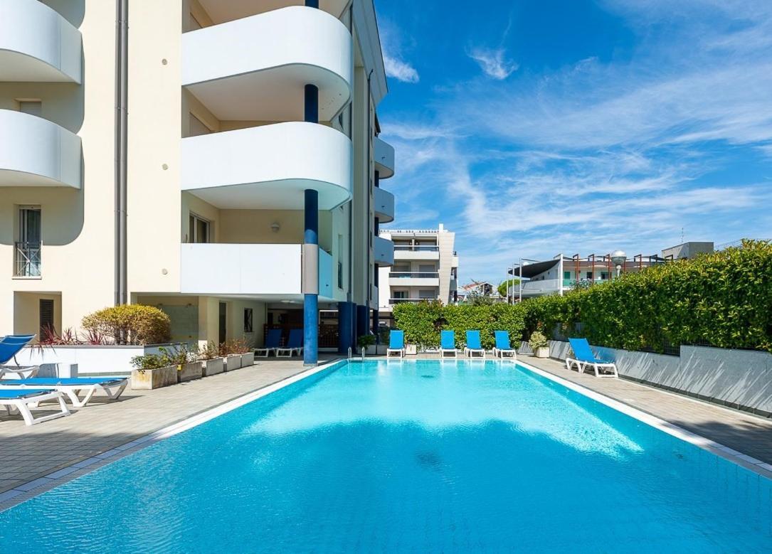 Green Holiday Wohnung Mit Schwimmbad Bibione Exterior foto
